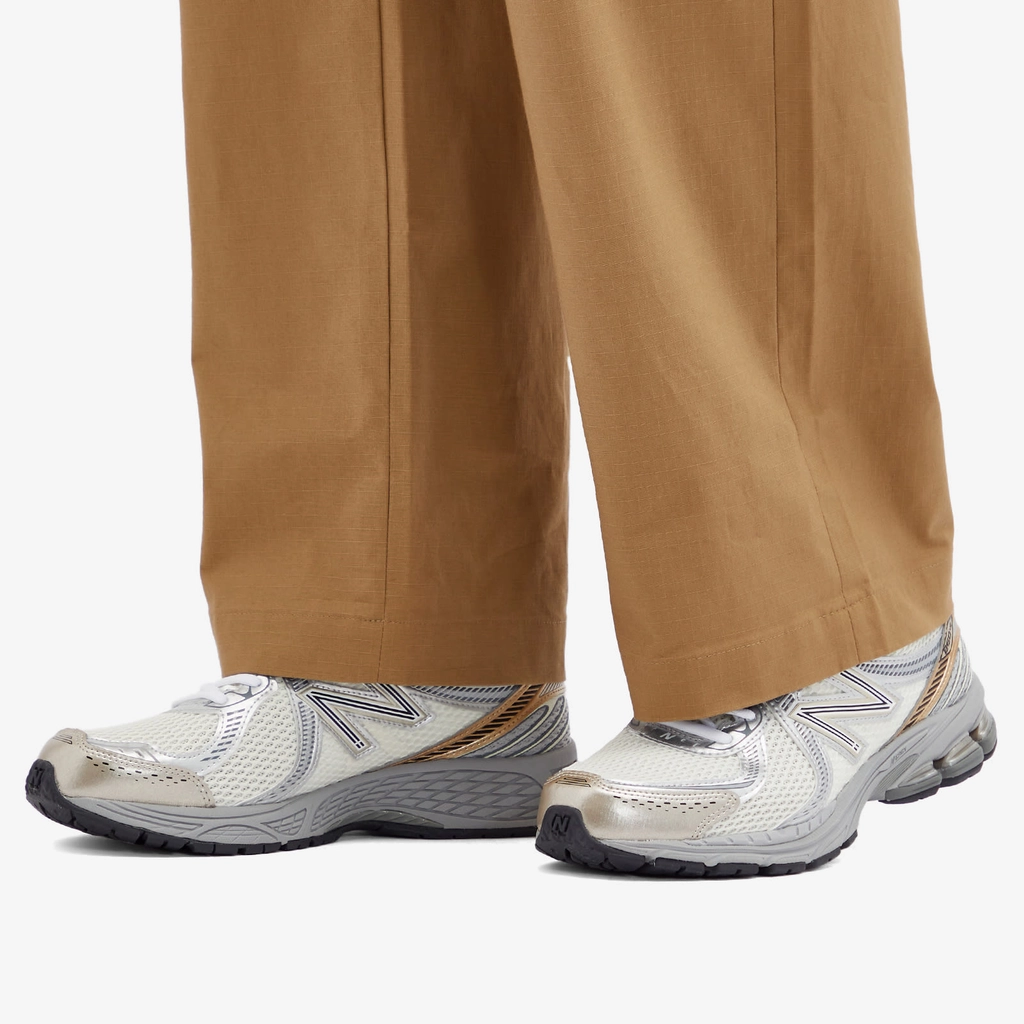 New Balance 860v2 Gold